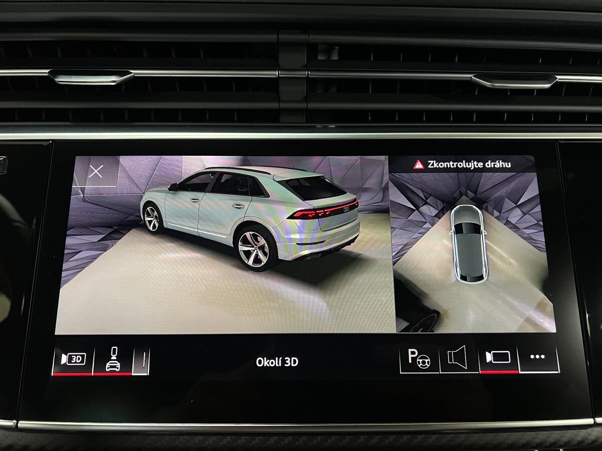 Audi Q8 SUV / Terénní 3,0 l 210 kw