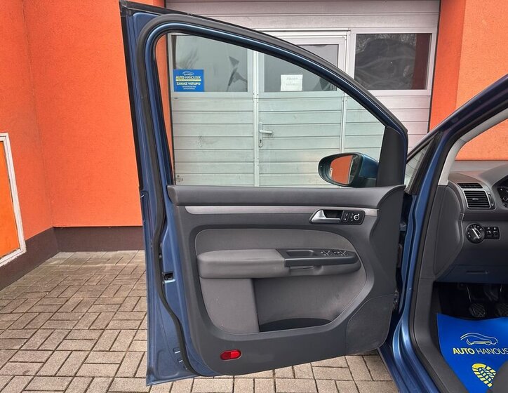 Volkswagen Touran MPV 1,2 l 77 kw