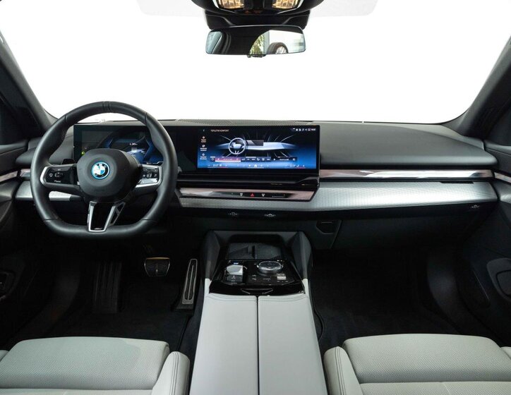 BMW i5 Sedan / Limuzína 0,0 250 kw