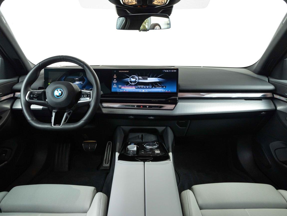 BMW i5 Sedan / Limuzína 0,0 250 kw