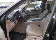 Mercedes-Benz Třídy M 12