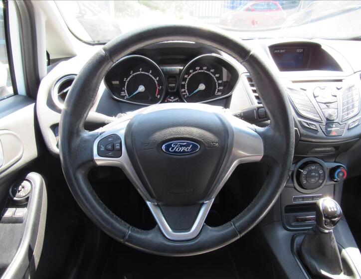 Ford Fiesta 12