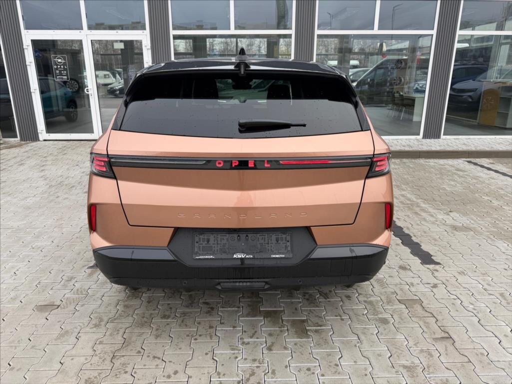Opel Grandland SUV / Terénní 1,2 l 107 kw