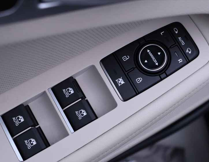 Hyundai Genesis Sedan / Limuzína 3,8 l 232 kw