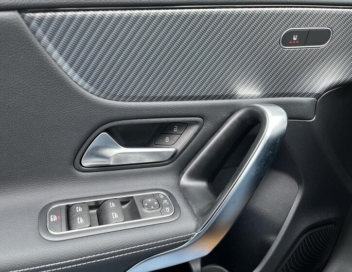 Mercedes-Benz Třídy A Hatchback 1,3 l 120 kw