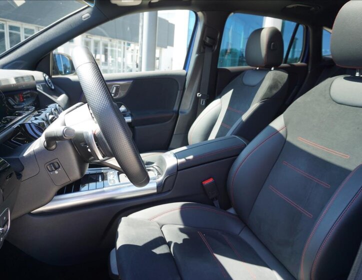 Mercedes-Benz GLA SUV 1,3 l 120 kw