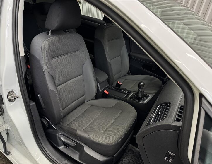 Volkswagen Golf Hatchback 1,4 l 81 kw