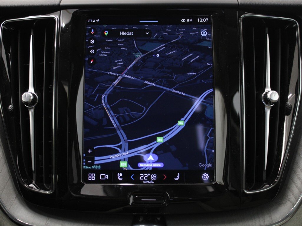 Volvo XC60 SUV / Terénní 2,0 l 145 kw