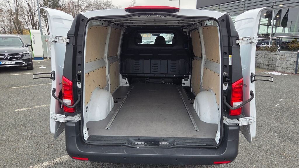 Mercedes-Benz Vito Skříň 2,0 l 120 kw