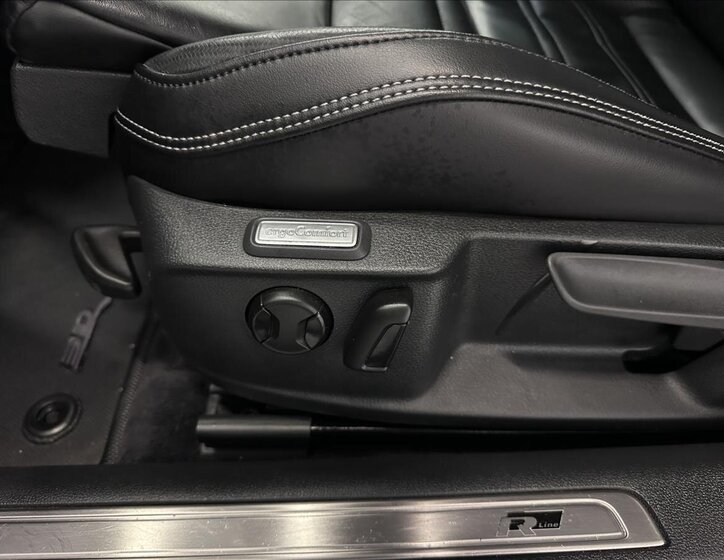 Volkswagen Passat Sedan / Limuzína 2,0 l 162 kw