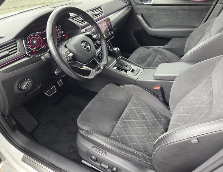 Škoda Superb Liftback 1,5 l 110 kw