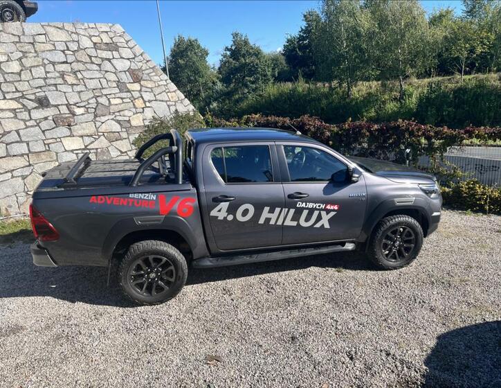 Toyota Hilux 8