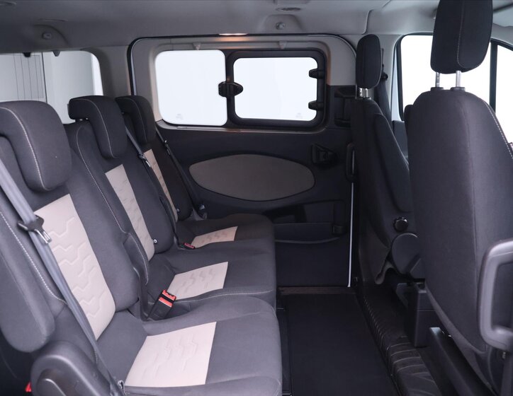 Ford Tourneo Custom Kombi 2,0 l 125 kw