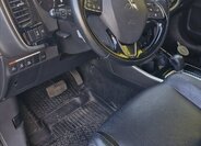 Mitsubishi Outlander 9