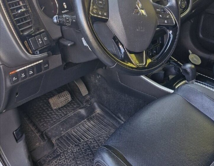 Mitsubishi Outlander 9