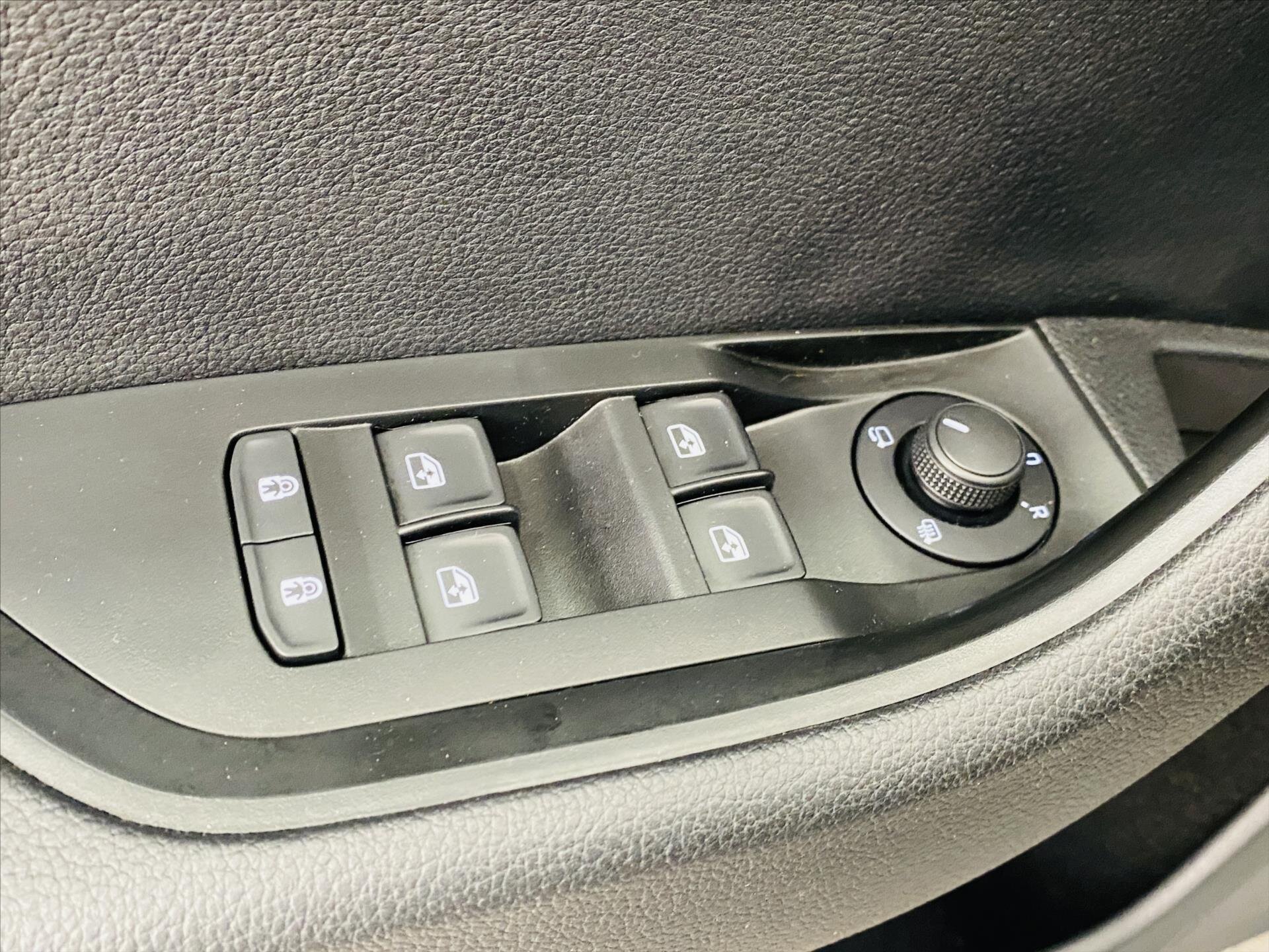 Škoda Superb Liftback 1,5 l 110 kw