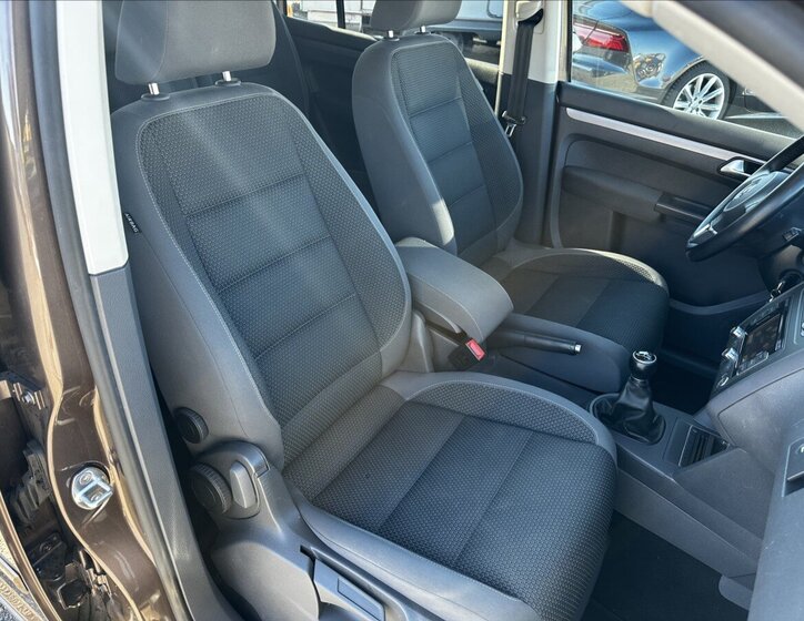 Volkswagen Touran MPV 1,2 l 77 kw