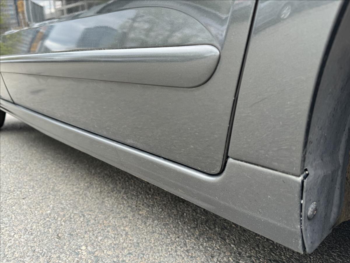 Peugeot 5008 Kombi 2,0 l 110 kw