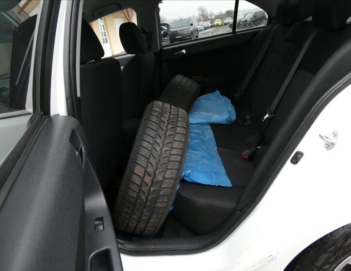 Mitsubishi Lancer 18