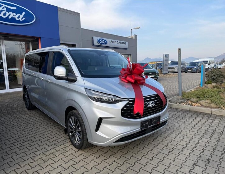 Ford Tourneo Custom Kombi 2,0 l 125 kw