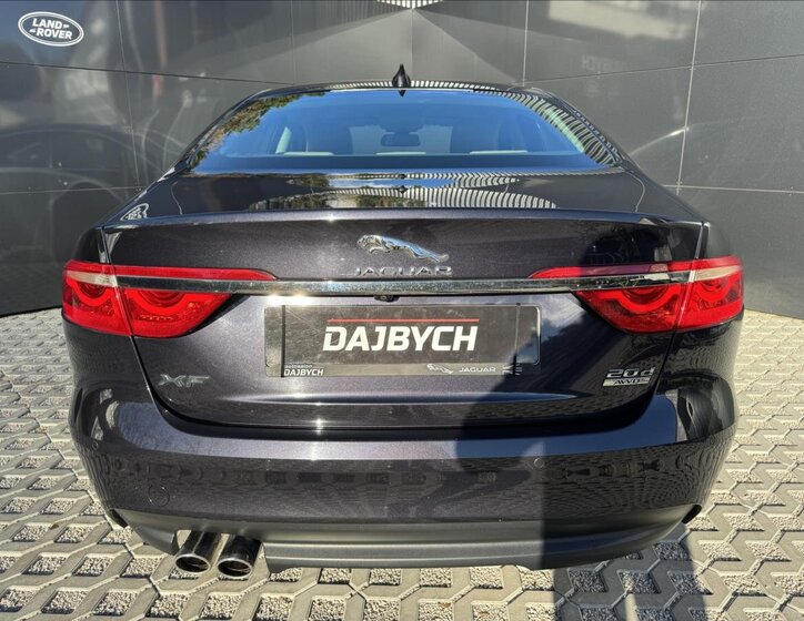 Jaguar XF Sedan / Limuzína 2,0 l 132 kw
