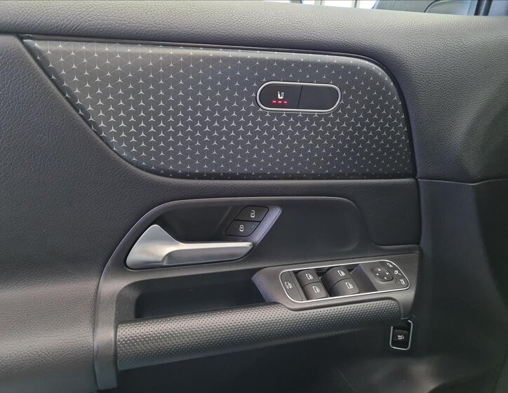 Mercedes-Benz GLB SUV 2,0 l 140 kw