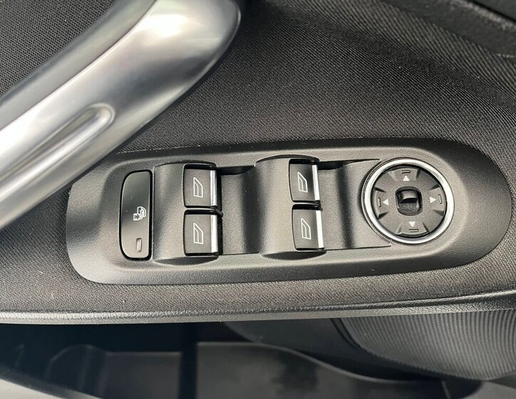 Ford S-MAX MPV 2,0 l 103 kw