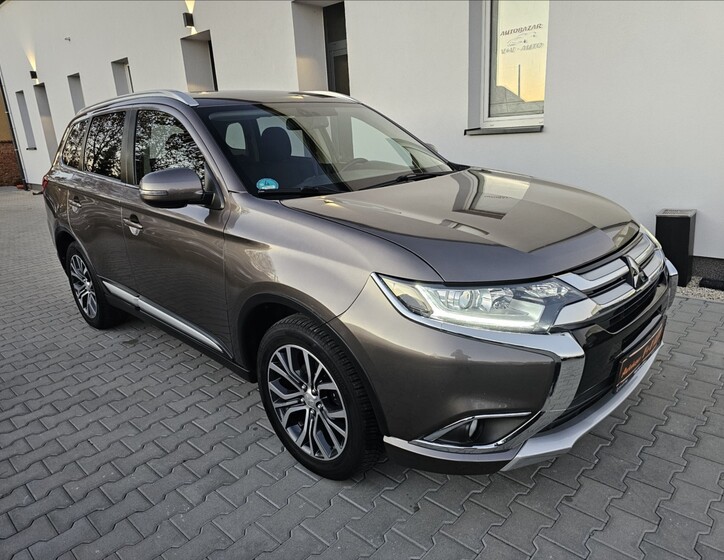 Mitsubishi Outlander 4
