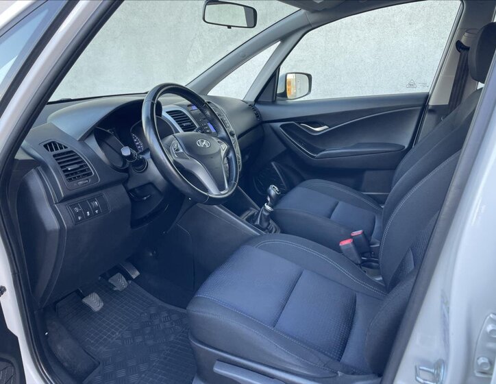 Hyundai ix20 MPV 1,4 l 66 kw