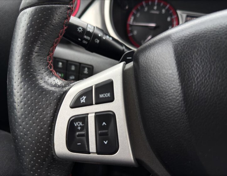 Suzuki Vitara SUV / Terénní 1,4 l 103 kw
