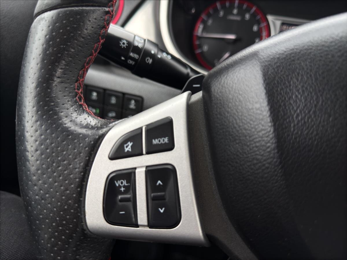 Suzuki Vitara SUV / Terénní 1,4 l 103 kw