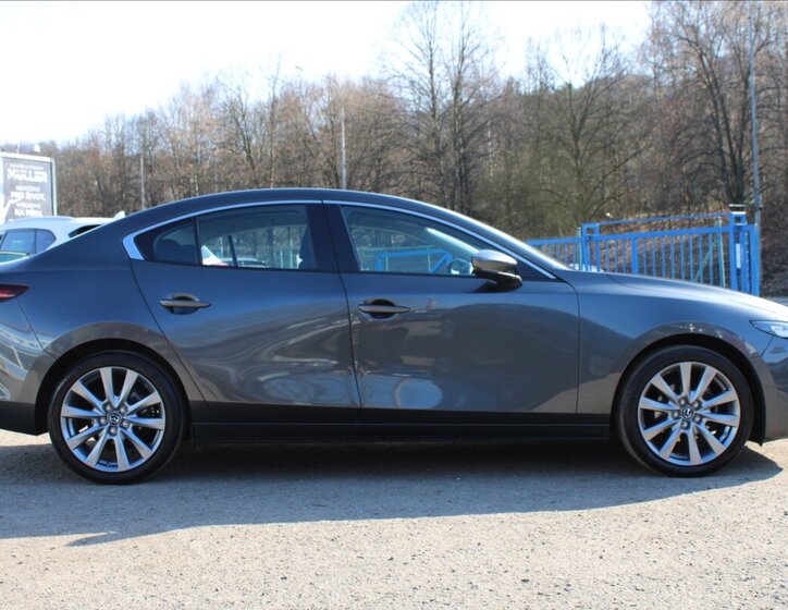 Mazda 3 Sedan / Limuzína 2,0 l 110 kw