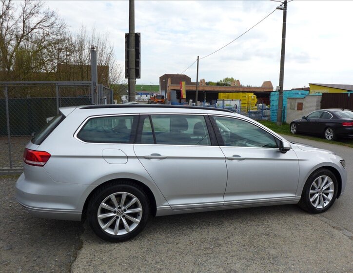 Volkswagen Passat Kombi 2,0 l 110 kw