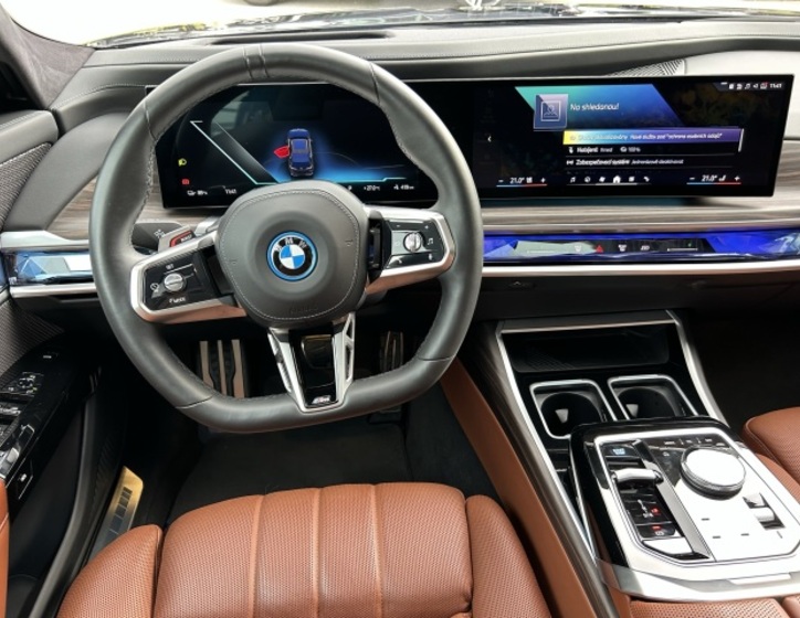 BMW i7 14