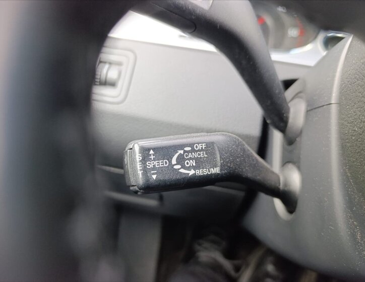 Volkswagen Passat Sedan / Limuzína 2,0 l 103 kw