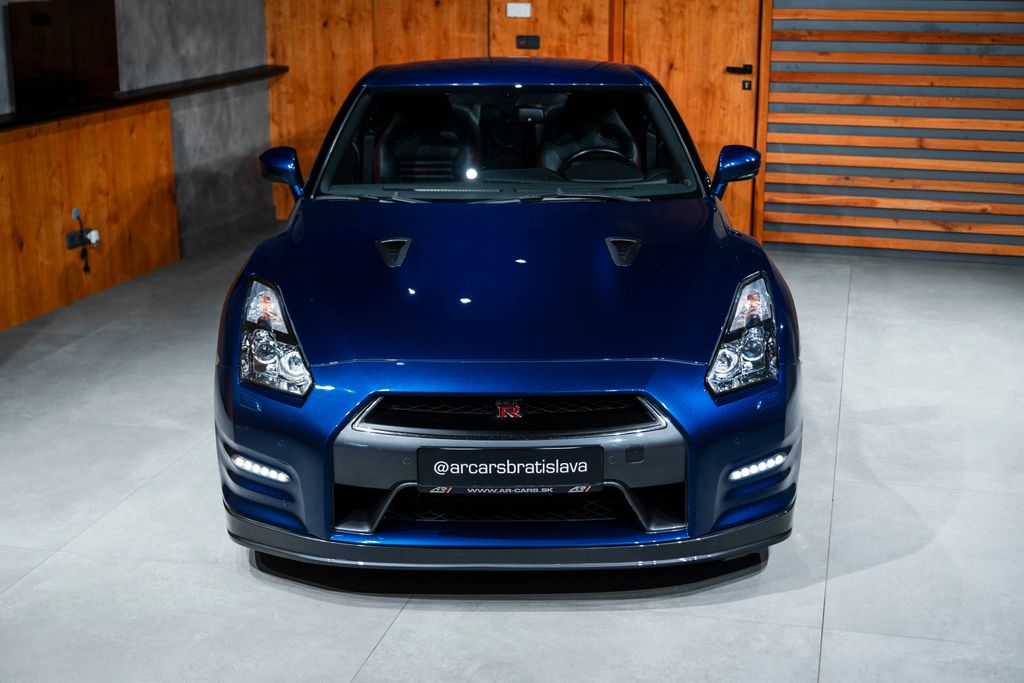 Nissan GT-R