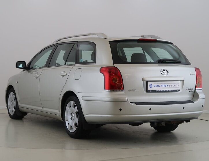 Toyota Avensis Kombi 2,0 l 108 kw