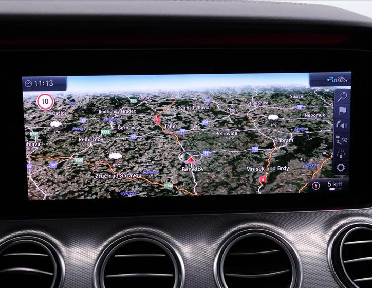 Mercedes-Benz Třídy E 32