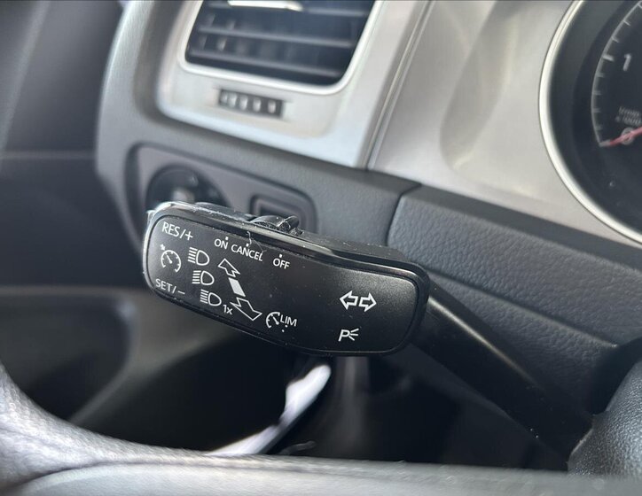 Volkswagen Golf Kombi 1,6 l 81 kw