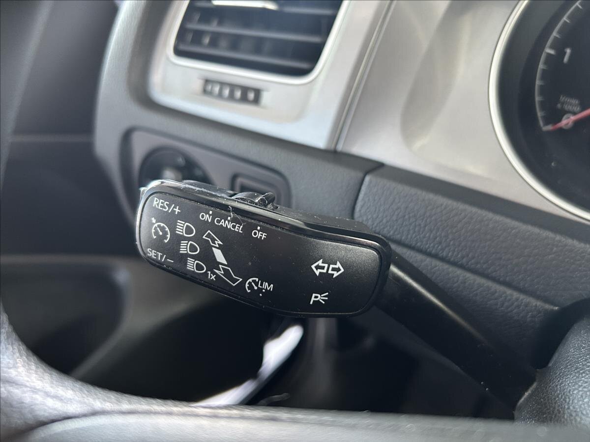 Volkswagen Golf Kombi 1,6 l 81 kw