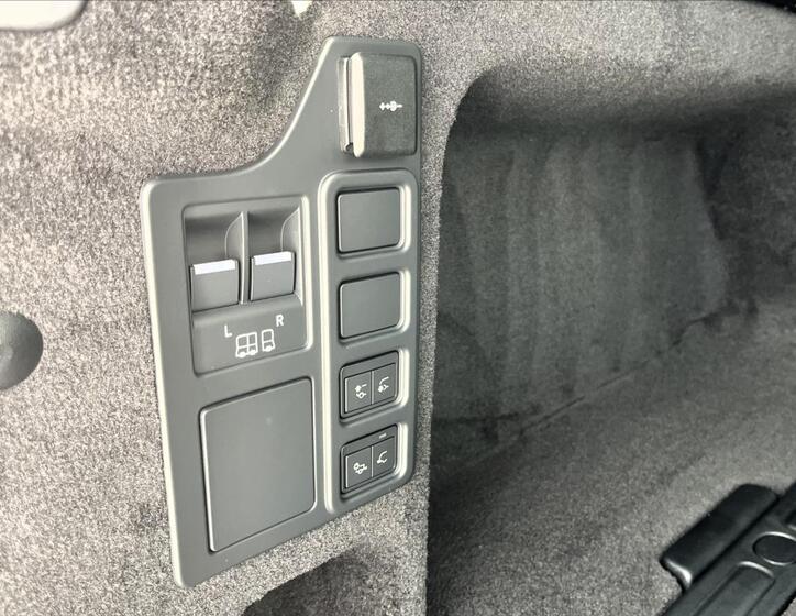 Land Rover Discovery 8