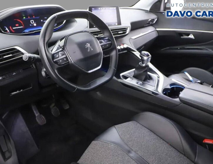 Peugeot 5008 SUV / Terénní 1,2 l 96 kw