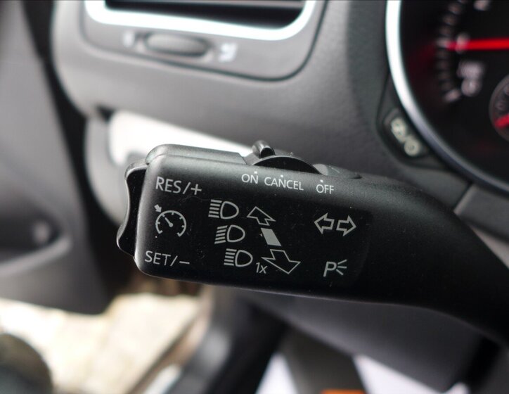 Volkswagen Golf Kombi 1,2 l 77 kw