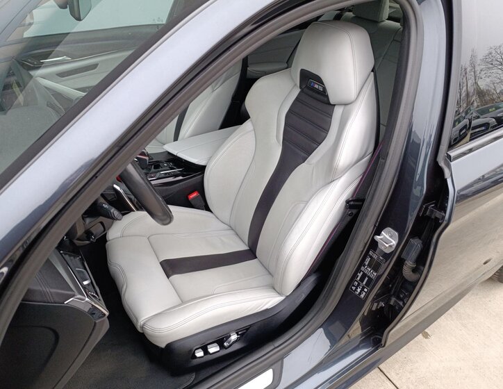 BMW M5 Sedan 4,4 l 460 kw