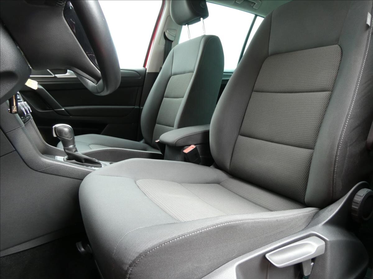 Volkswagen Golf Sportsvan MPV 999,0 85 kw