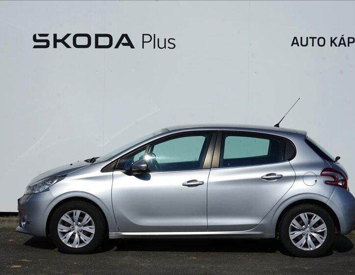 Peugeot 208 Hatchback 1,2 l 60 kw