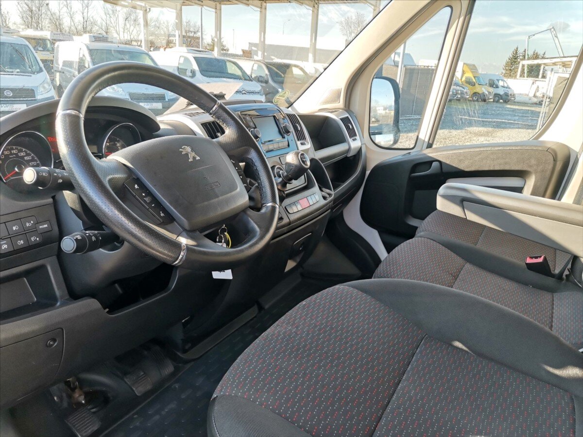 Peugeot Boxer Valník 2,2 l 121 kw