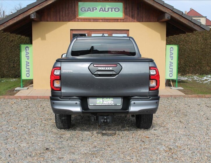 Toyota Hilux Pick-up 2,8 l 150 kw