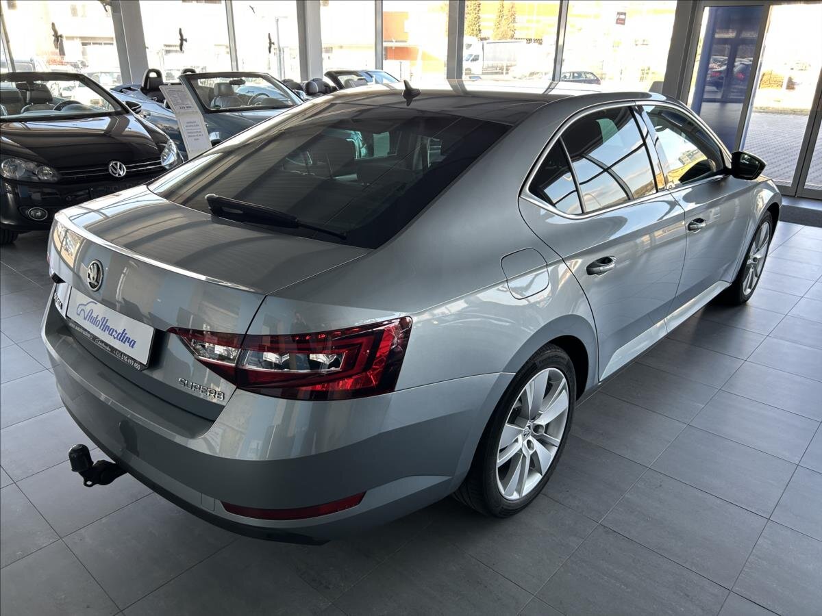 Škoda Superb Sedan / Limuzína 1,4 l 110 kw