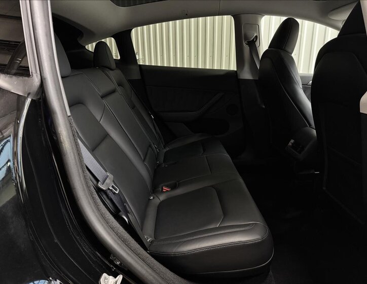 Tesla Model Y SUV 0,0 393 kw